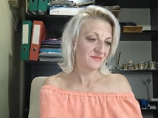Erotski video chat Nadin-slut