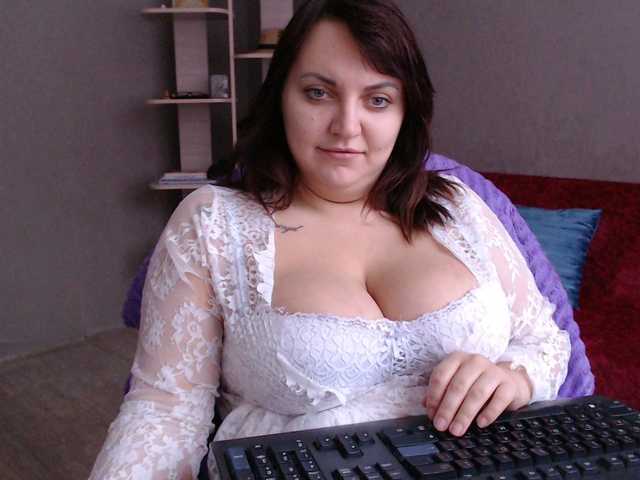 Fotografije OnlyJenny show breasts - 25 tokens, show pussy - 35, spanking on the ass - 15 tokens, suck - 30, fuck pussy-45 tokens!